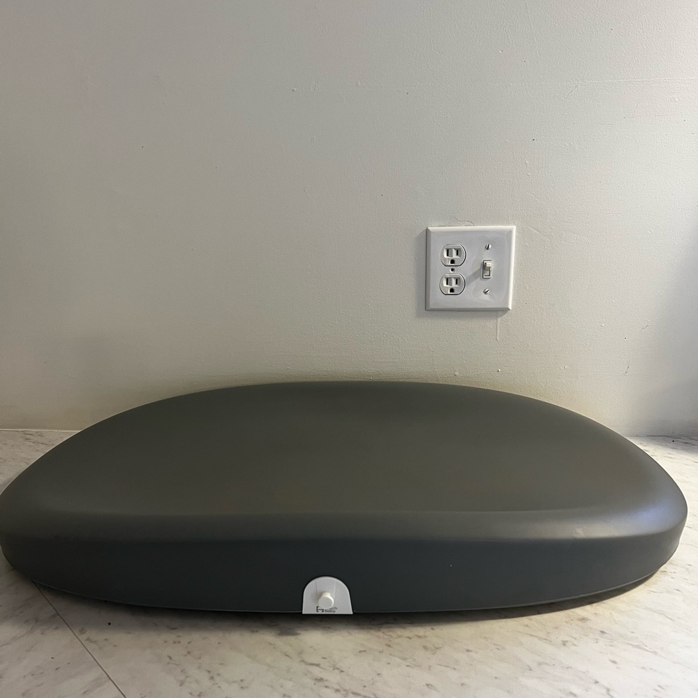 Hatch changing pad and scale